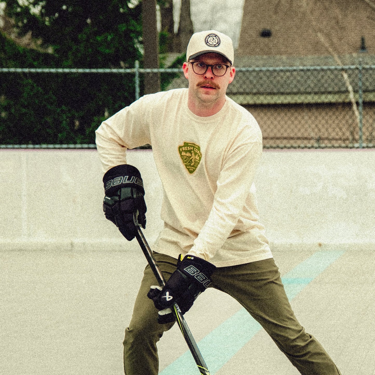 Fresh Coast Hockey Badge Snapback: Cream / Black