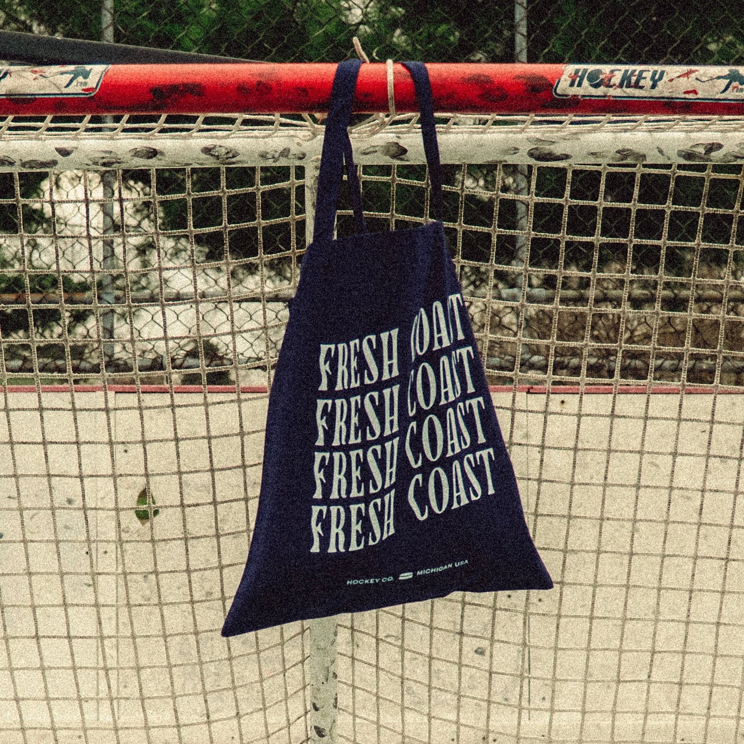 Coastline Tote Bag: Navy / White