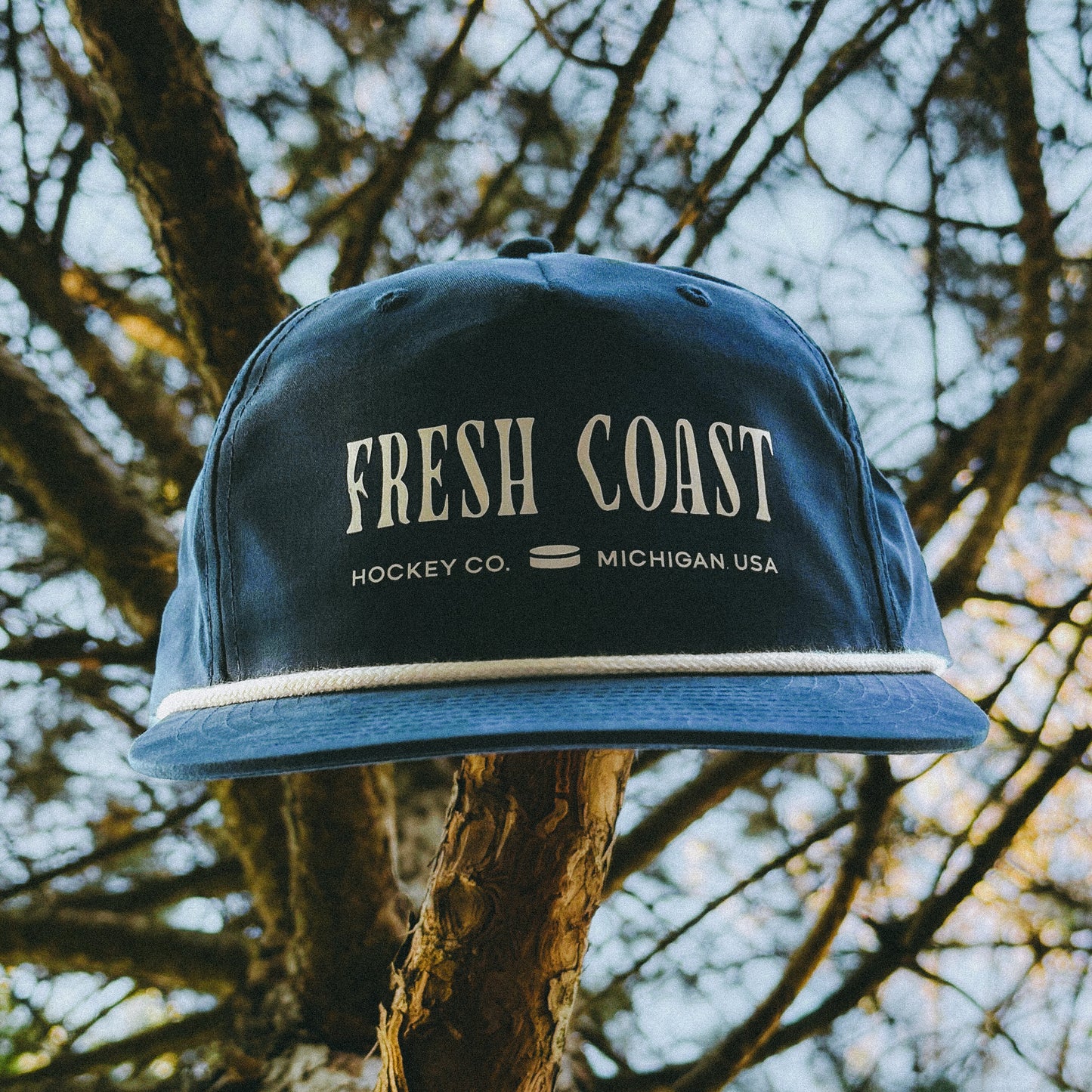 Coastline Rope Snapback: Navy / White